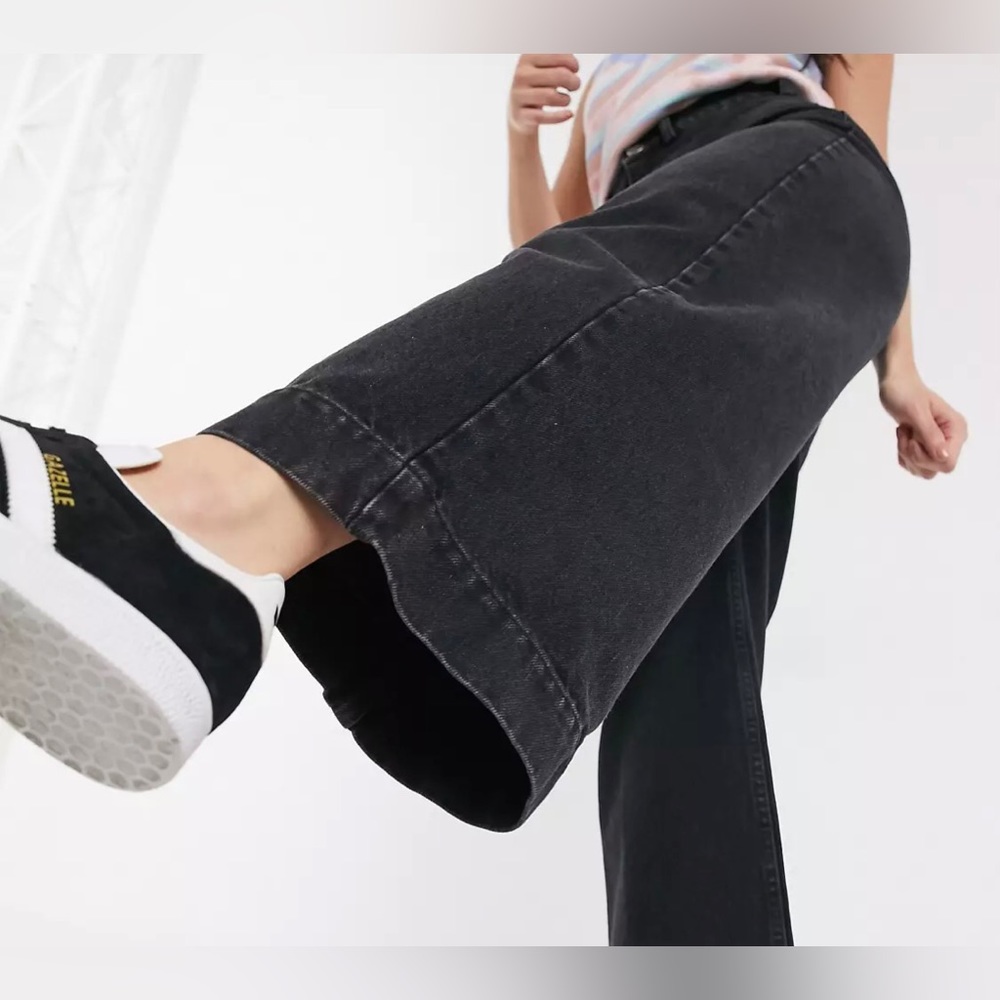 ASOS Design easy high waist wide leg jeans 🐈‍⬛ black denim 🐈‍⬛ - Picture 3 of 12